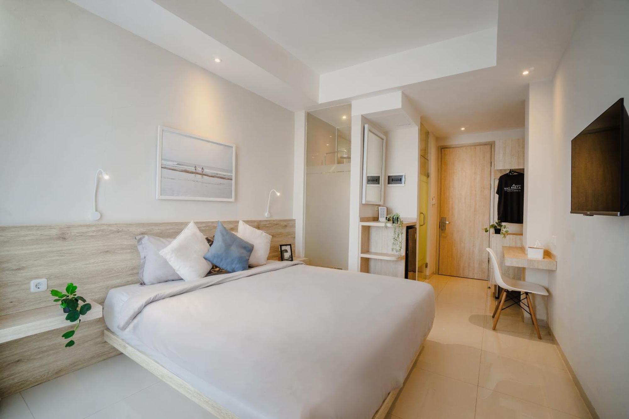 Bali Bustle Pararaton Coliving And Coworking Space Legian Eksteriør bilde