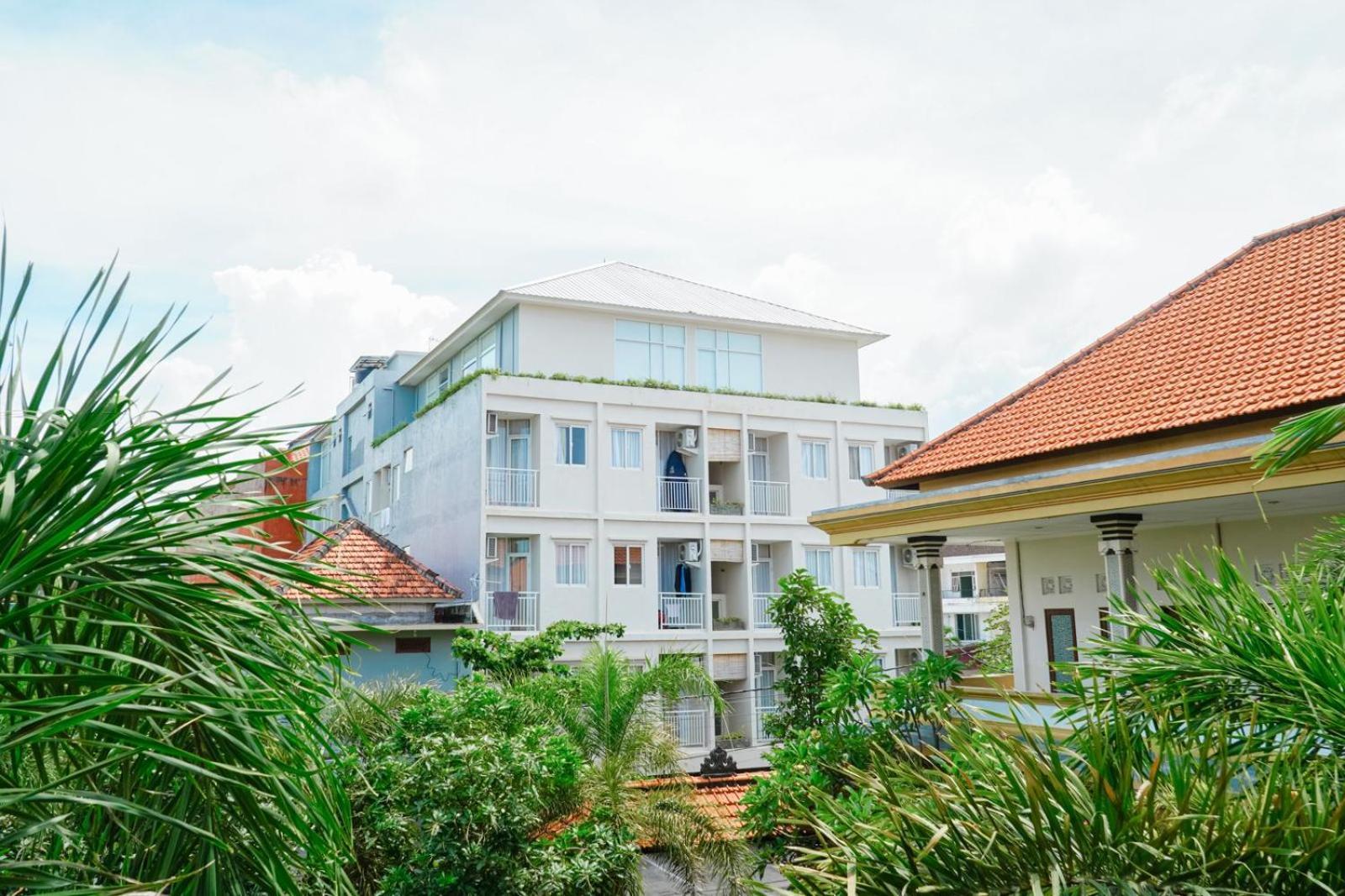 Bali Bustle Pararaton Coliving And Coworking Space Legian Eksteriør bilde