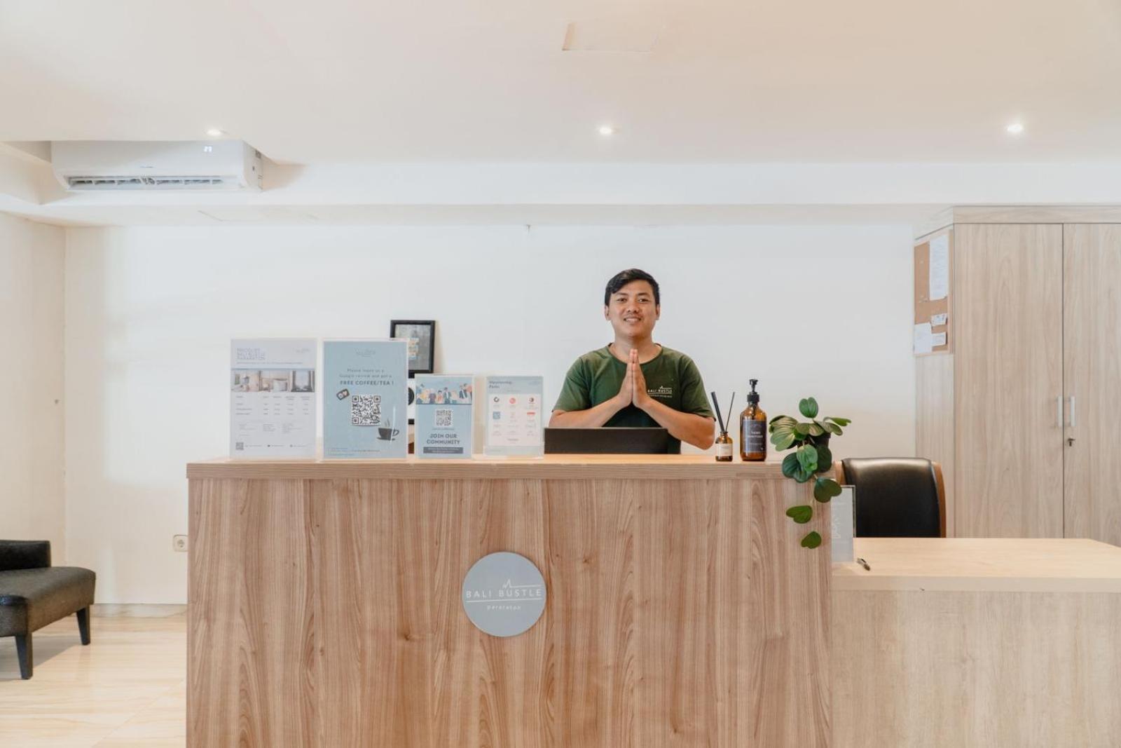 Bali Bustle Pararaton Coliving And Coworking Space Legian Eksteriør bilde