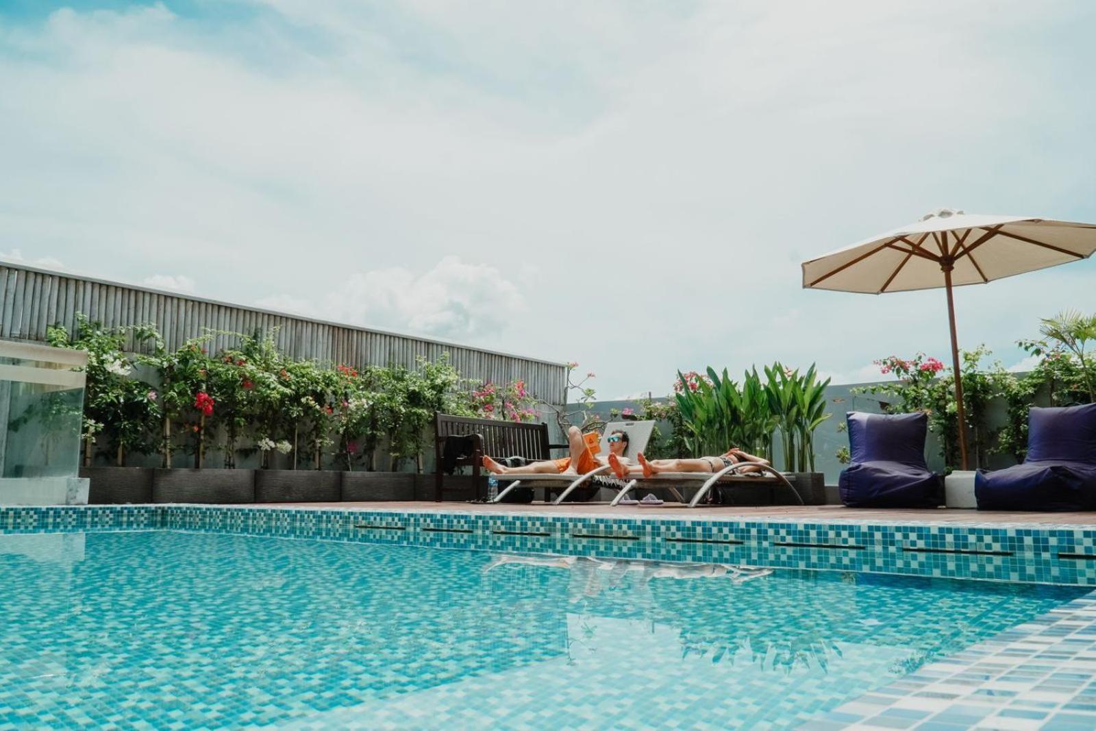 Bali Bustle Pararaton Coliving And Coworking Space Legian Eksteriør bilde