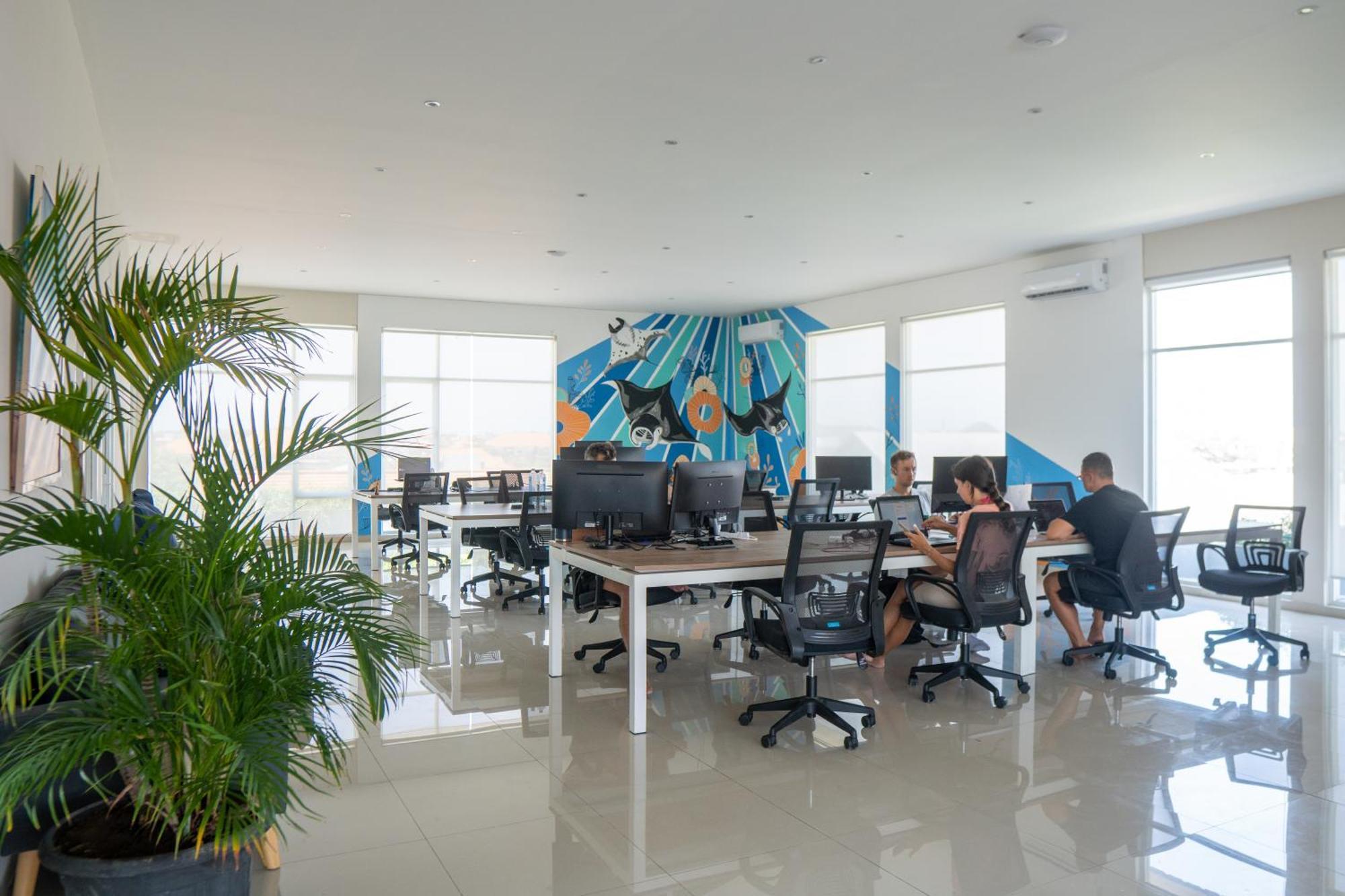 Bali Bustle Pararaton Coliving And Coworking Space Legian Eksteriør bilde
